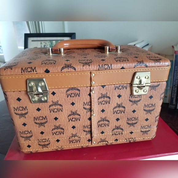 Vintage Rare MCM travel vanity jewelry cae lock trunk - Picture 9 of 14